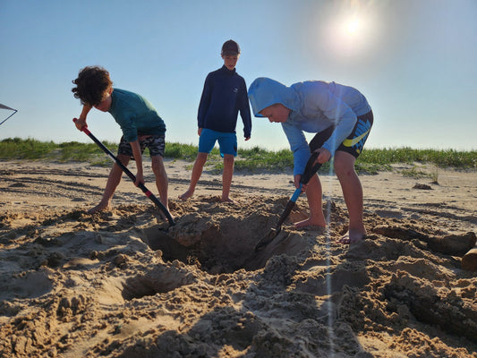 Treasure Hunt with Metal Detectors and Park Map - tyrux